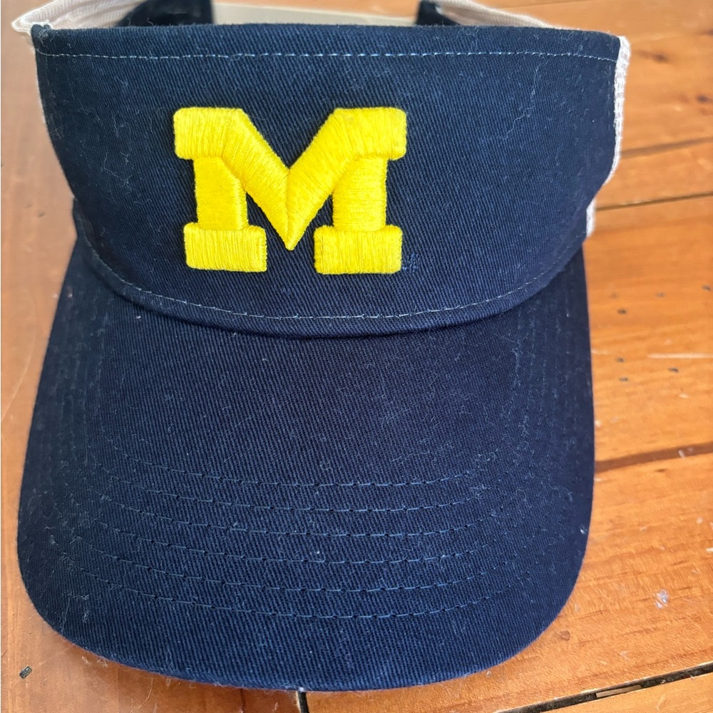 *New* University of Michigan Wolverines Adjustable Visor.